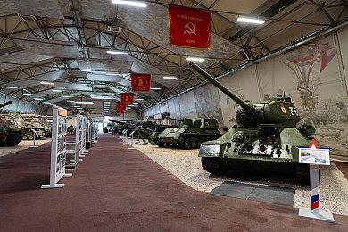 3DM速报：《战地2042》128人突破删除 FF7下月公布25周年更多信息